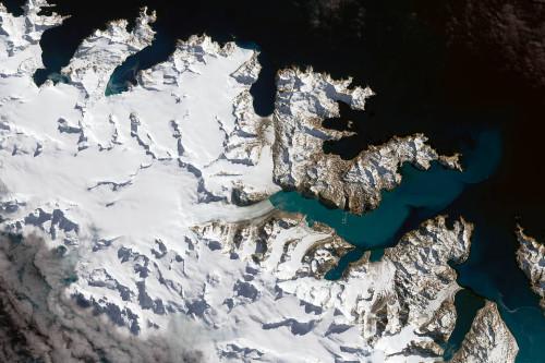 NASA拍攝南極冰川衛星圖像:冰雪純凈海水深邃